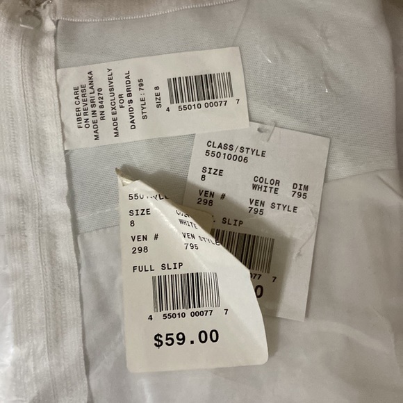 David’s Bridal Wedding Dress Size 6 - Picture 12 of 14